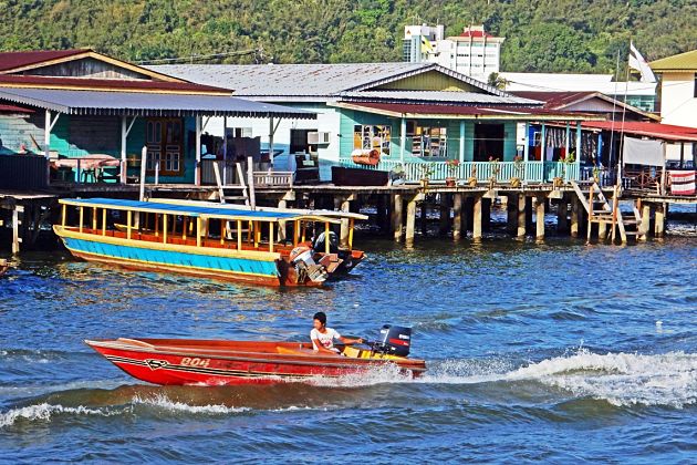 Kampong Ayer watervillage - Brunei shore excursions 1