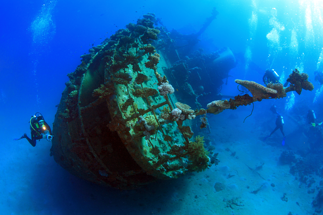 Skeleton Wreck Coron shore excursions