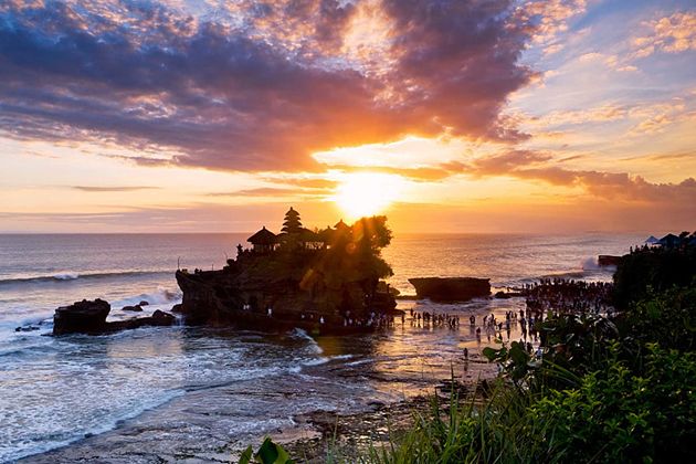 Tanah Lot Temple Bali shore excursions