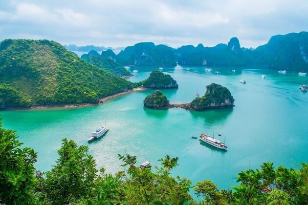 Ha-Long-bay-attraction