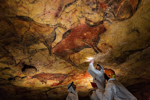 Leang Leang Cave in Makassar day tours