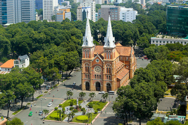 Notre-Dame-Ho-CHi-Minh-day-tours-from-cruise-port