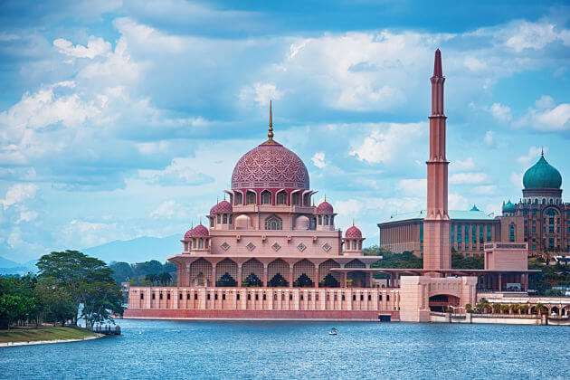 Putra-Mosque-Kuala-Lumpur-shore-excursions