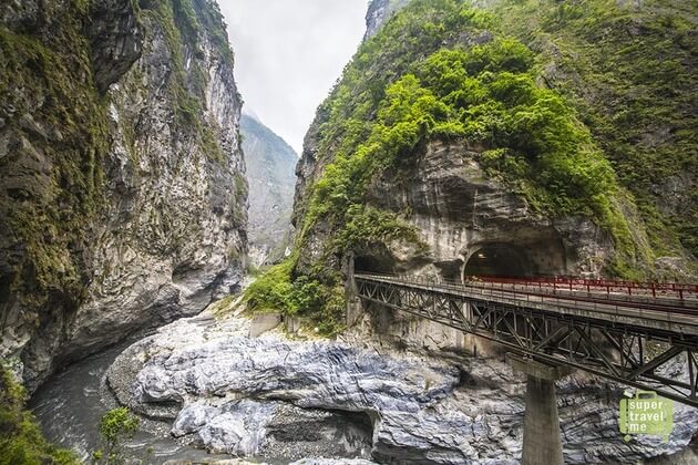 Taroko-National-Park-Hualien-shore-excursions