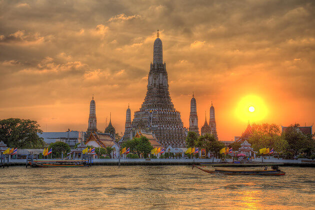 Wat-Arun-Temple-of-the-Dawn-in-Bangkok-shore-excursions