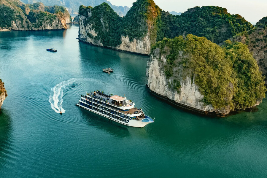 vietnam ship tour