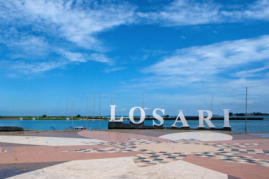Losari Beach Makassar - Makassar shore excursions