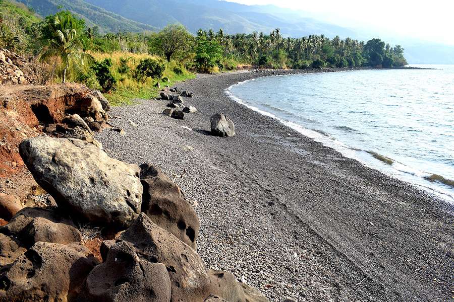 Pantai Kawaliwu - Larantuka shore excursions