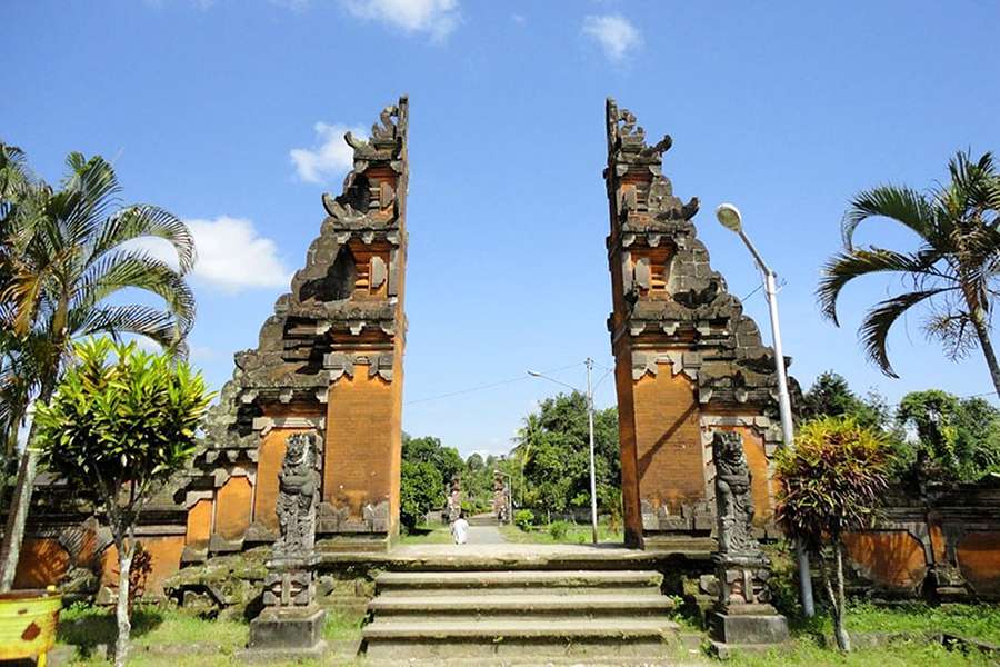 Pura Lingsar Temple -Lombok shore excursions