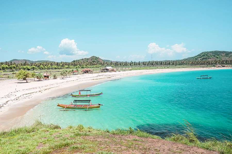 Tanjung Aan Beach -Lombok shore excursions