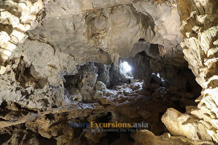 Thien Cung Cave - Halong Bay shore excursions