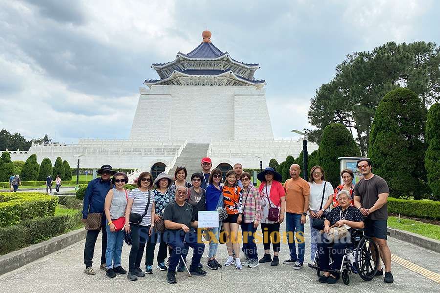 Customers in Taiwan - Asia shore excursions