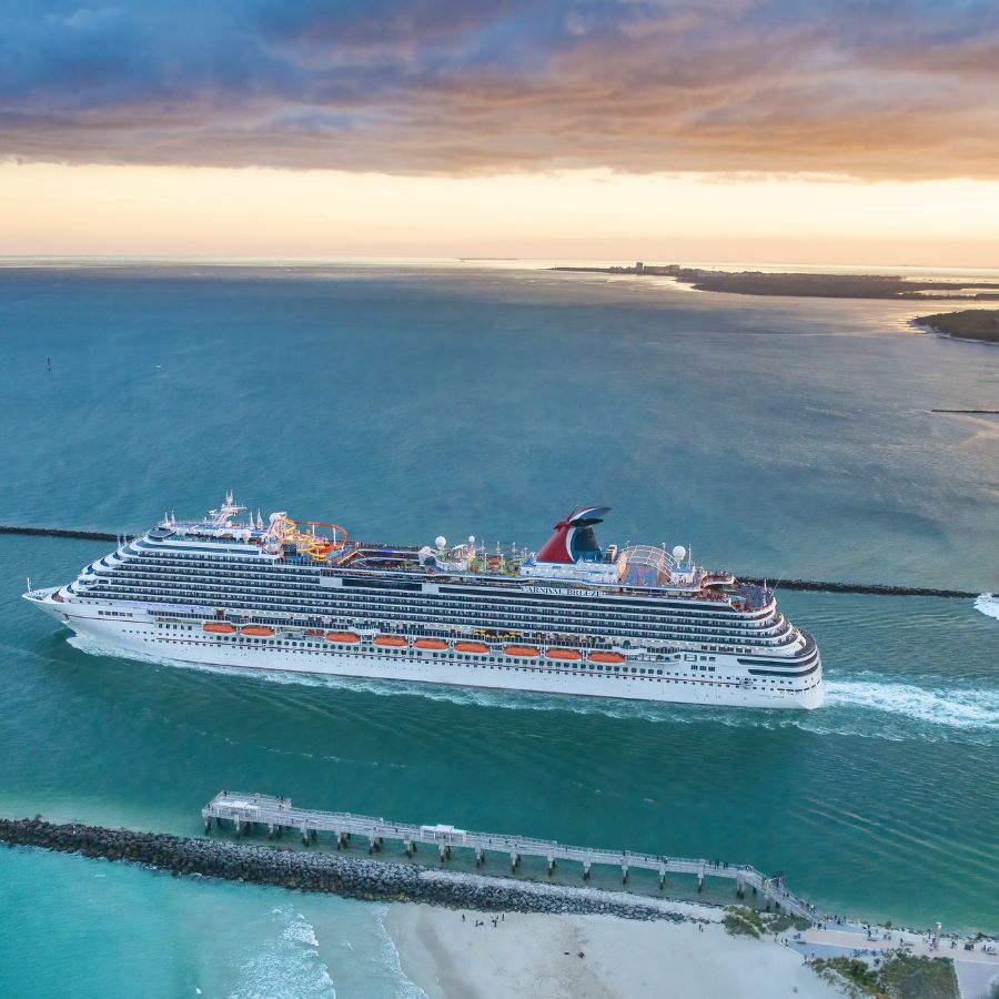 Cruise port transfer in pre and post cruise tour