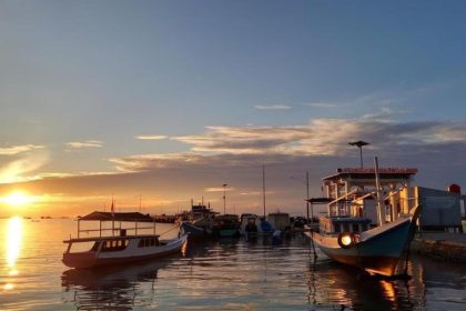 Fishing village on Menyawakan shore excursions
