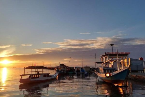 Fishing village on Menyawakan shore excursions