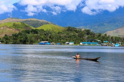 Lake Sentani & Asei Island Cultural Tour