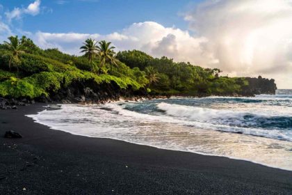 Lovina Black Sand Beach - Bali shore excursions