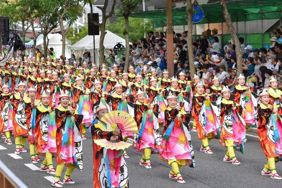 The Unique Dance Style of Yosakoi Festival