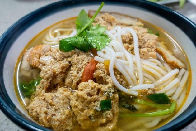 Bun rieu cua crab paste vermicelli soup