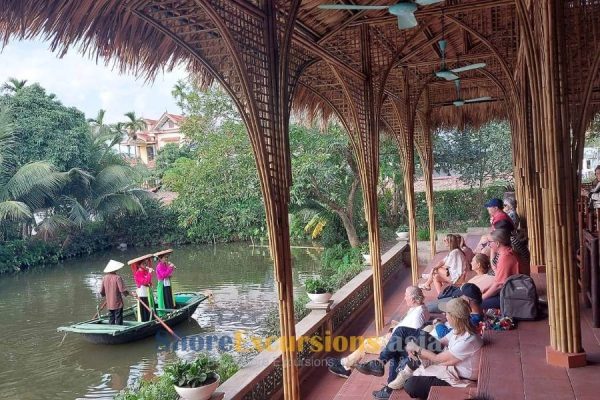 Water puppet show in Yen Duc village tour