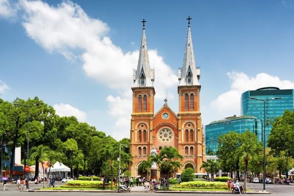 notre dame cathedral ho chi minh city excursions