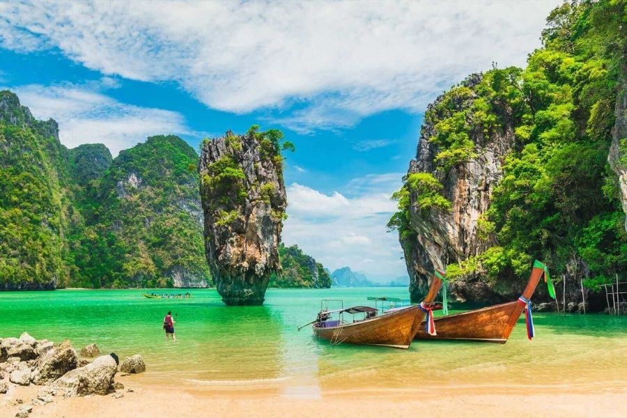 Phuket, Thailand - Sunlight, Temples, and Sea Breezes