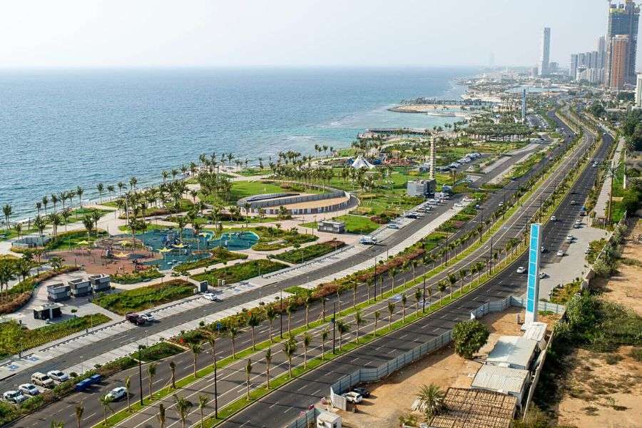 Scenic drive through modern Jeddah Scenic drive through modern Jeddah