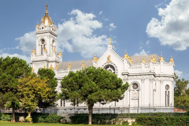 Balat & Bulgarian St. Stephen Church - Highlights of Istanbul Tour
