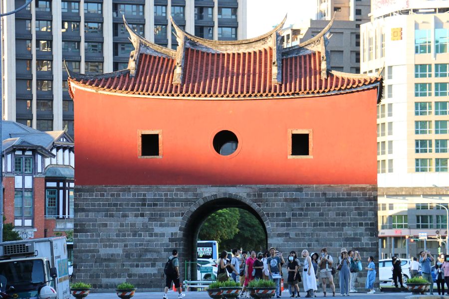 Cheng-en Gate (Beimen)-Taipei excursions Cheng-en Gate (Beimen)-Taipei excursions