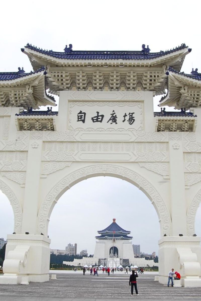 Chiang Kai-shek Memorial Hall on Taipei shore excursions