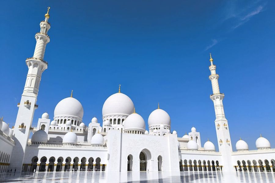 Sheikh Zayed Grand Mosque- Abu Dhabi shore excursions