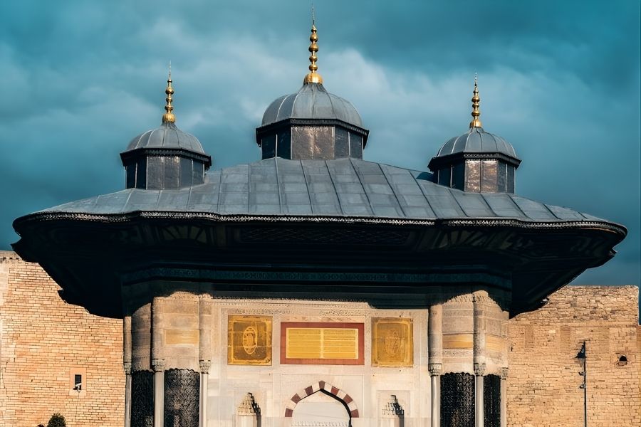 Topkapi Palace represents the Ancient Ottoman Empire