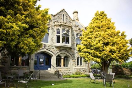 Sign of the Kiwi, historic landmark