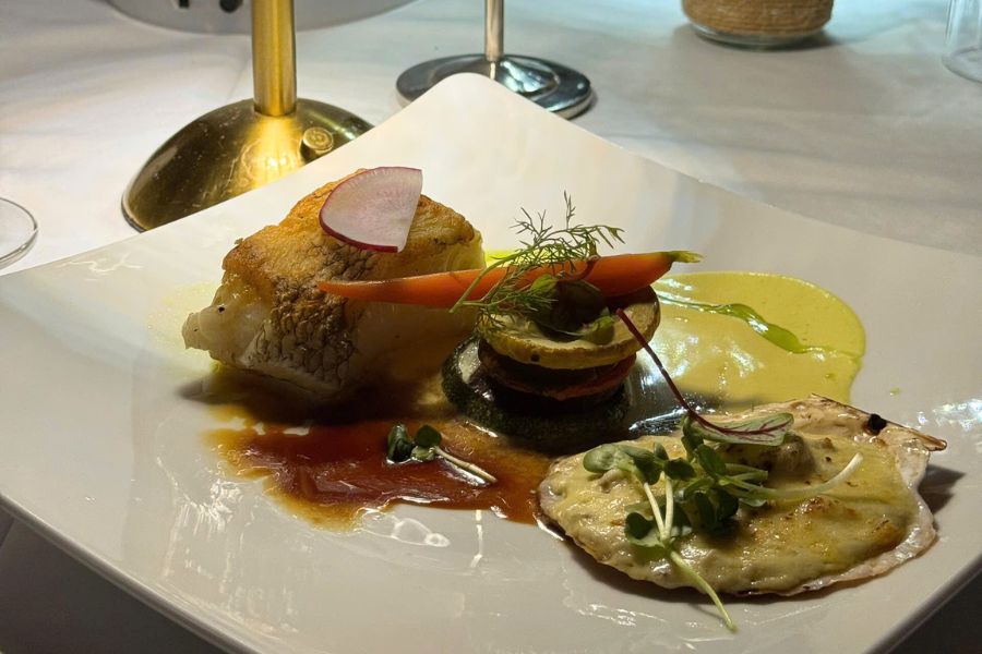 Dining Experience at Dragon Pearl Cave