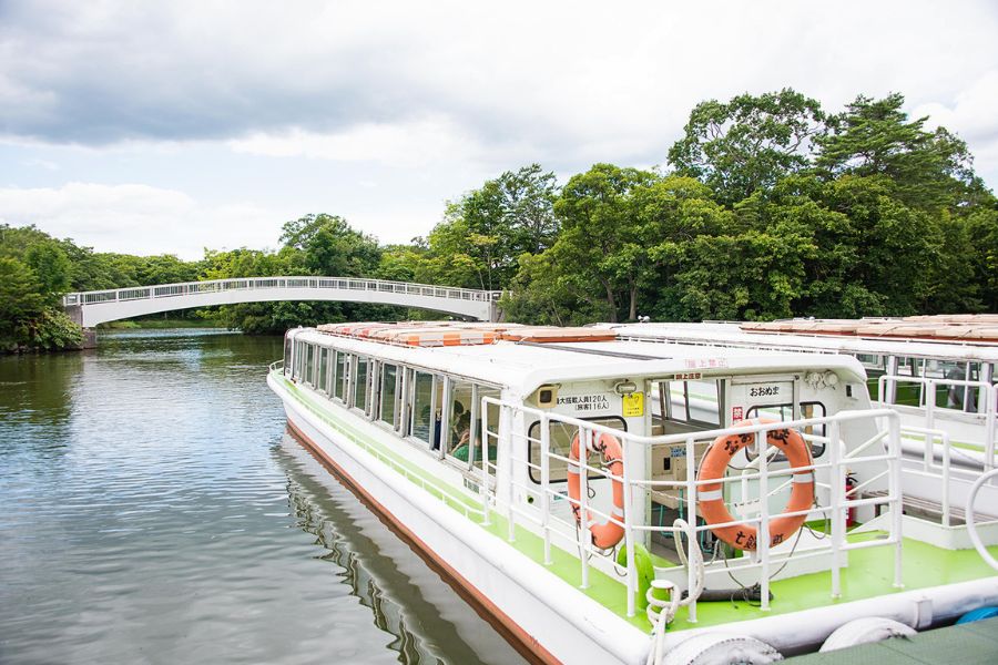 Onuma Lake Cruise Experience Onuma Lake Cruise Experience