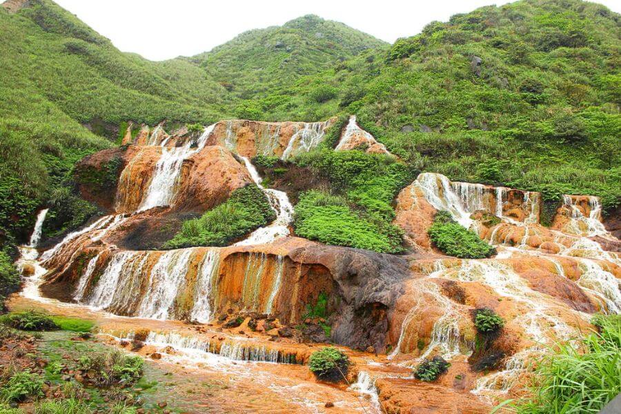 Golden Waterfall scenic stop near Keelung Golden Waterfall scenic stop near Keelung