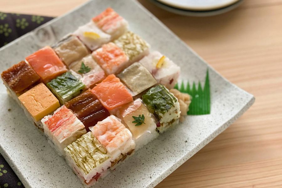 Local food in Osaka for cruise passengers visiting from Kobe Port