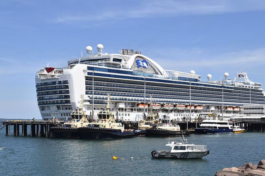 Cruise ship alongside the Darwin passenger terminal