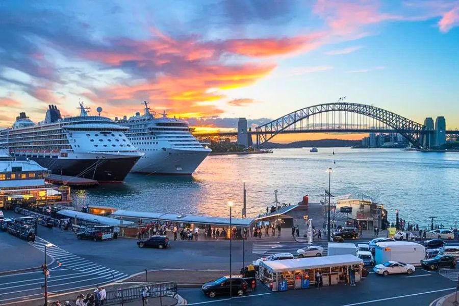 Cruise ship at Circular Quay
