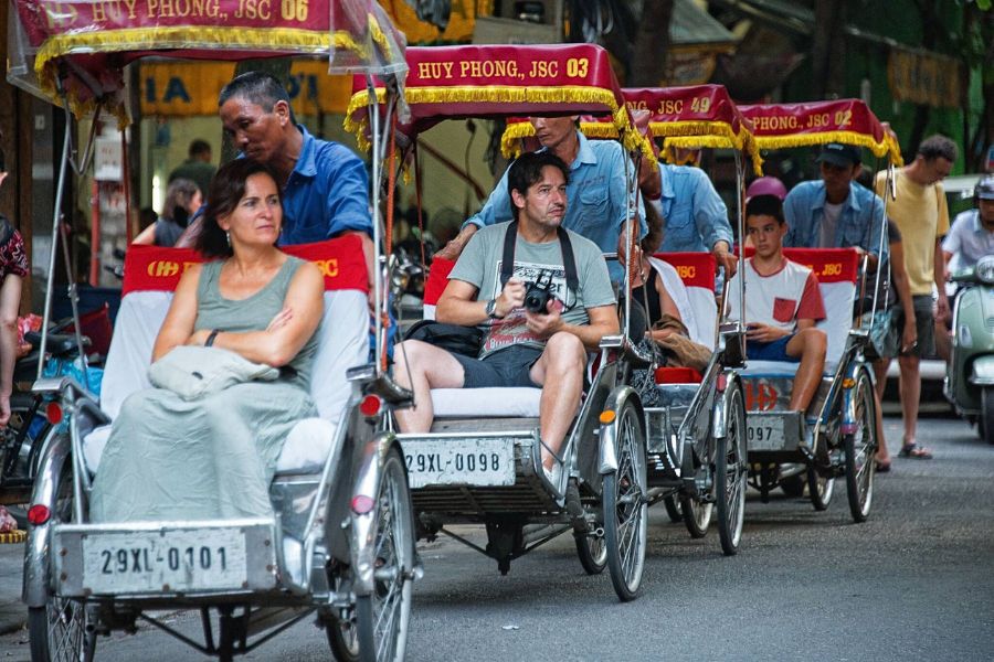 Cyclo tour in Hanoi Old Quarter