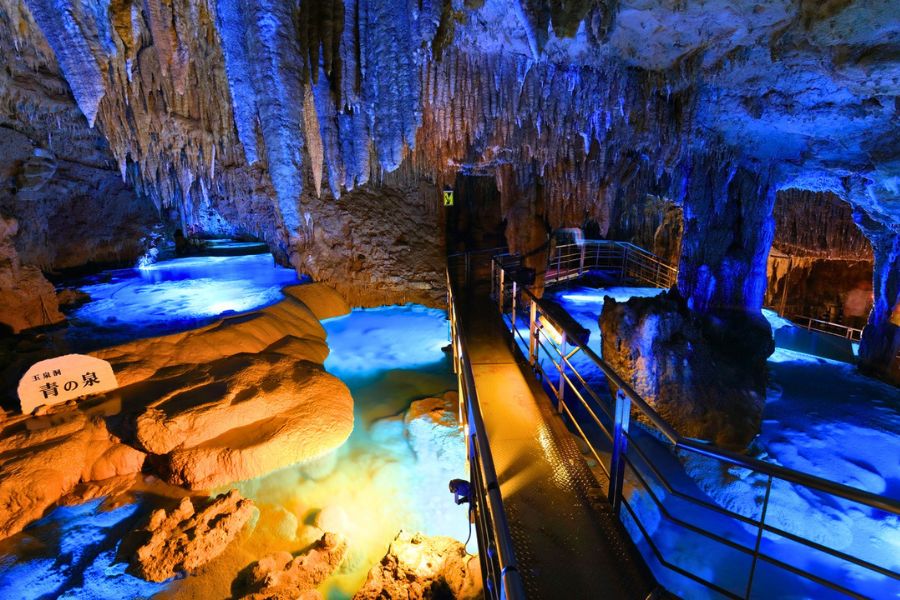 Okinawa History and Gyokusendo Cave Tour Okinawa History and Gyokusendo Cave Tour