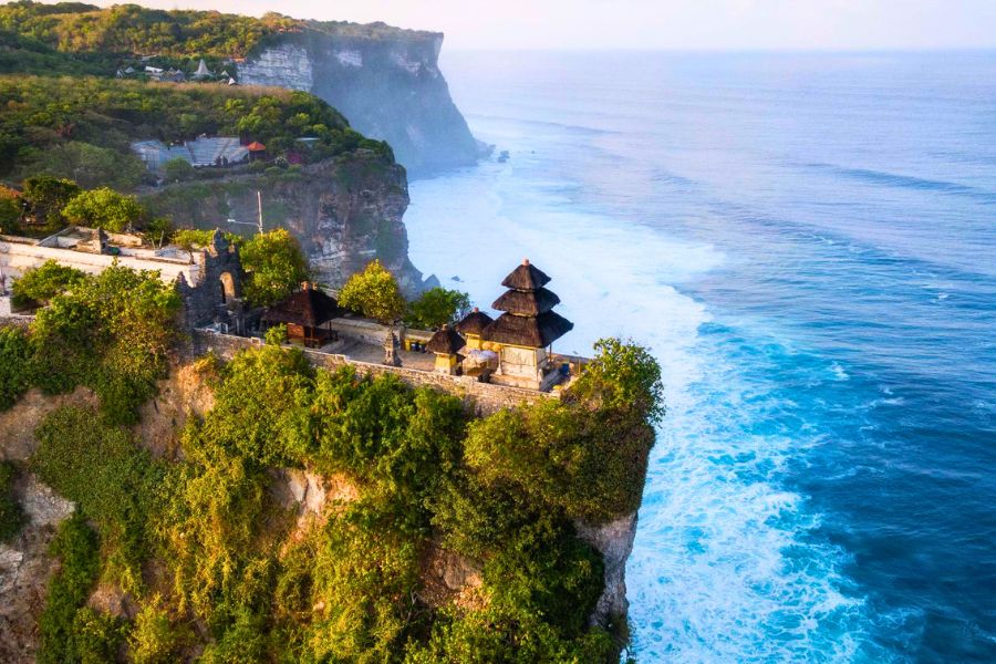Uluwatu and Jimbaran Coastal Experience Uluwatu and Jimbaran Coastal Experience