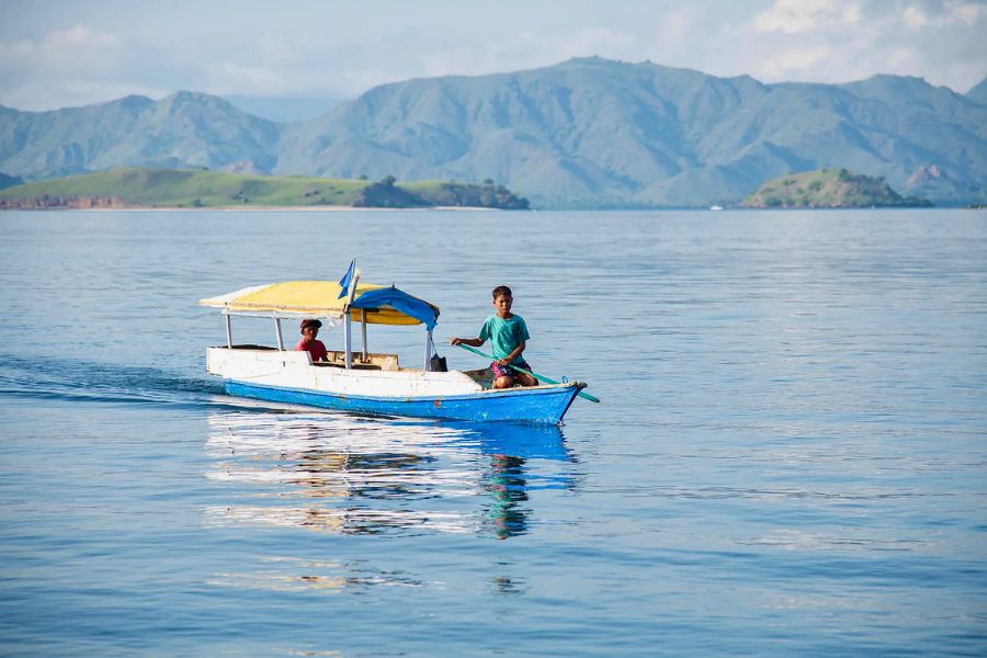 Canoeing on a Bali highland lake