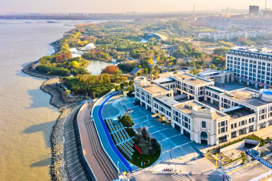 Waterfront hotel for a pre cruise stay