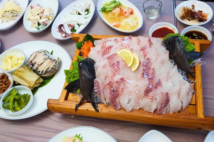 Fresh seafood platter Jeju market