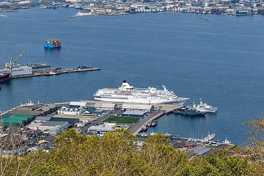 Hakodate cruise ship berth