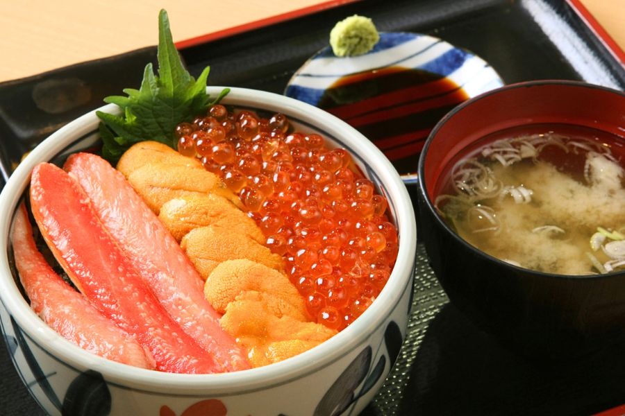 Hakodate seafood donburi