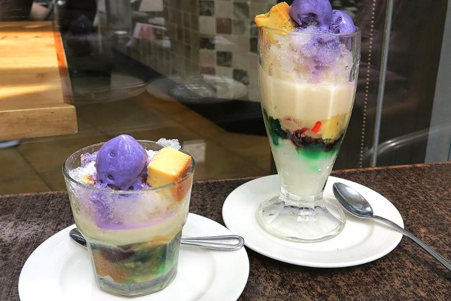 Halo-halo Filipino dessert