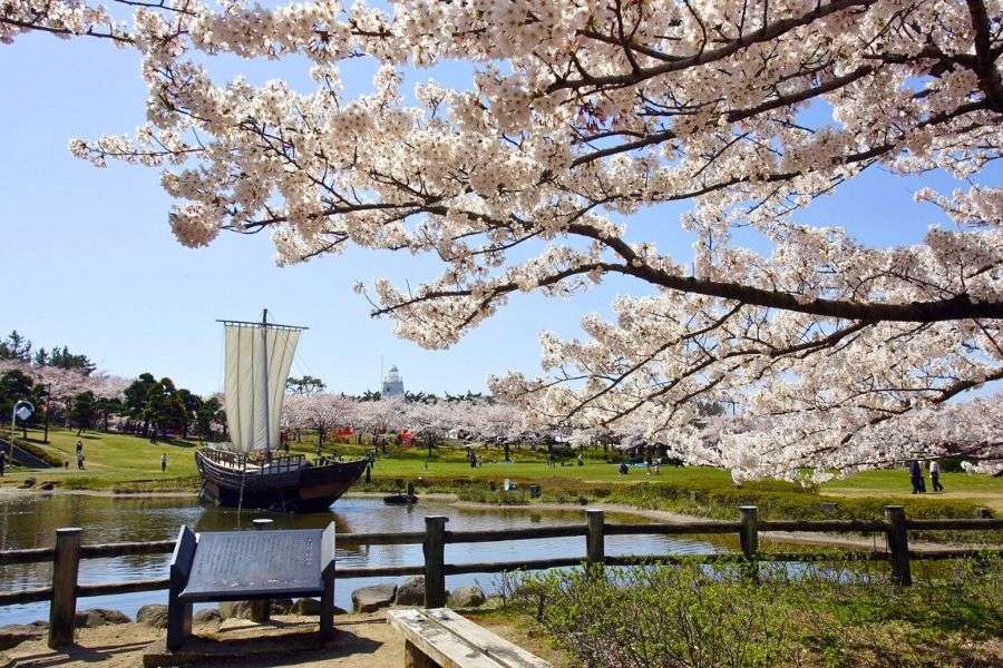 Hiyoriyama Park in Sakata
