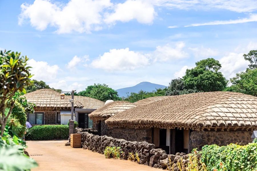 Seongeup Folk Village thatched houses